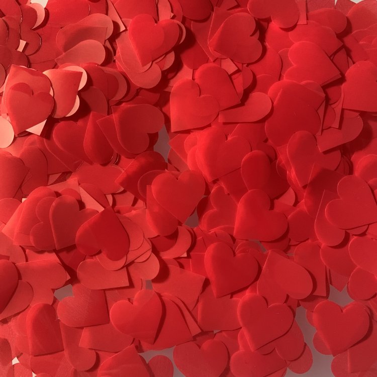 Конфетті - сердечка 15 мм, червоні
